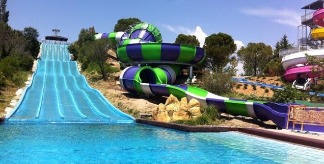 mejores piscinas para ir con niños madrid - aquopolis villanueva de la cañada